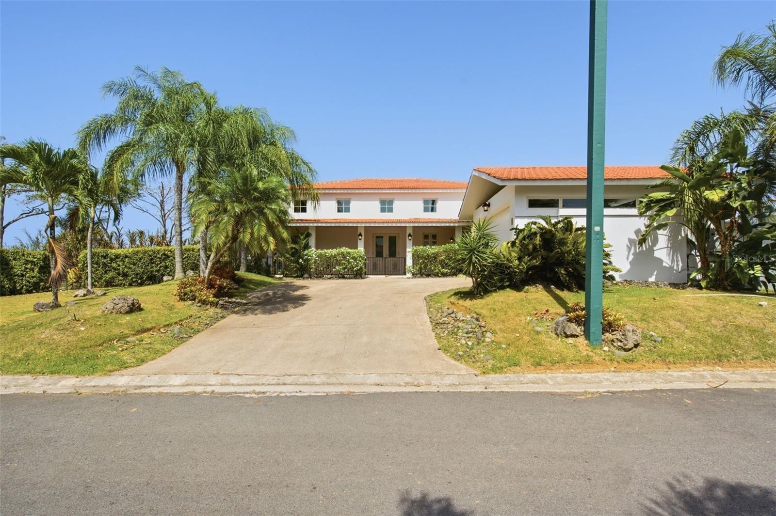 4-bedroom house in Sabanera Dorado, Puerto Rico — photo 1