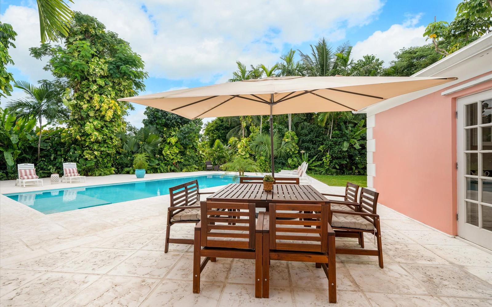 Renovated 6 Bedroom Lyford Cay Golf Course Residence — photo 3