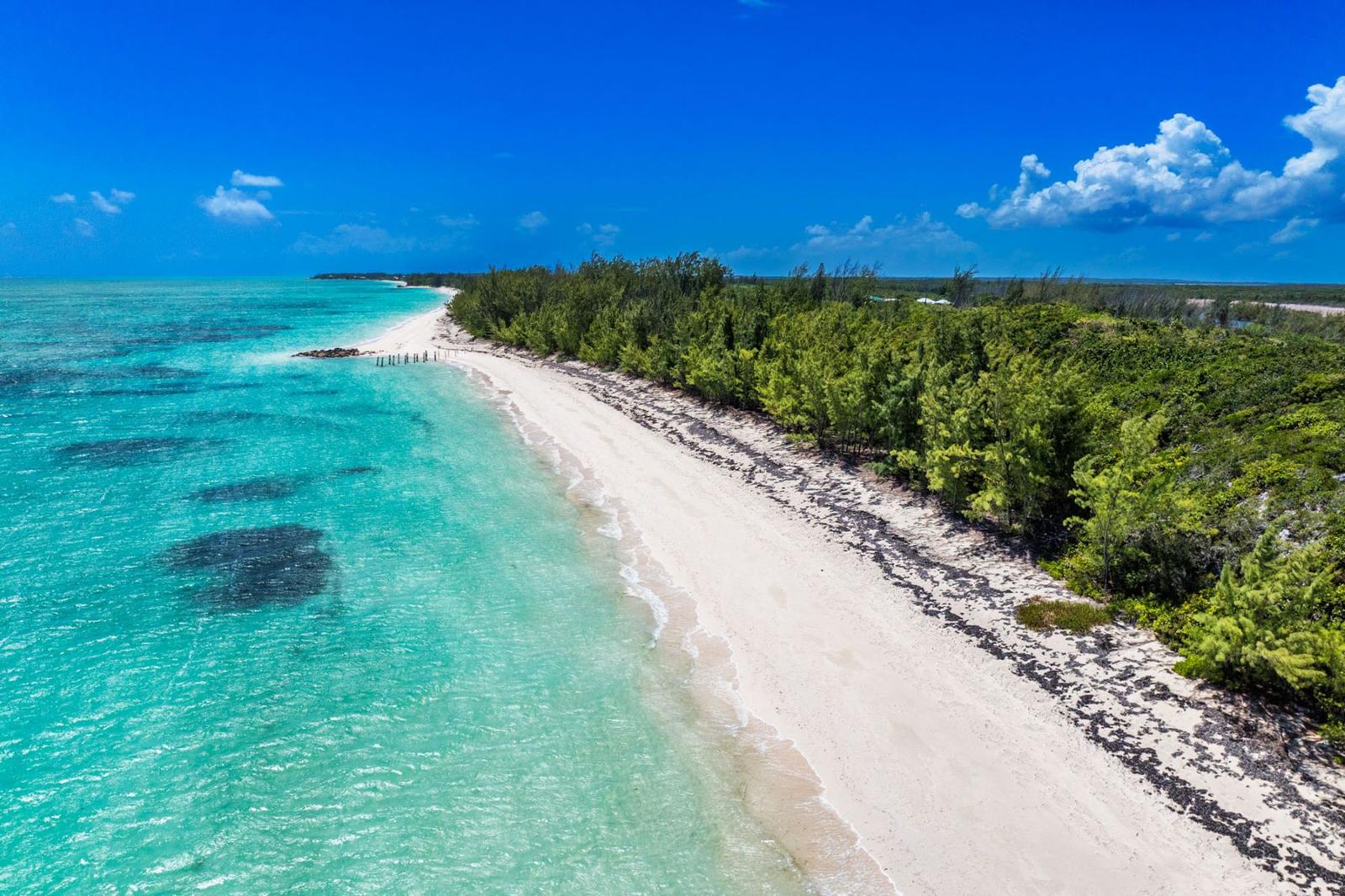 Development Beachfront Land North Caicos - 1.83 Acres - 470 Feet Frontage — photo 1