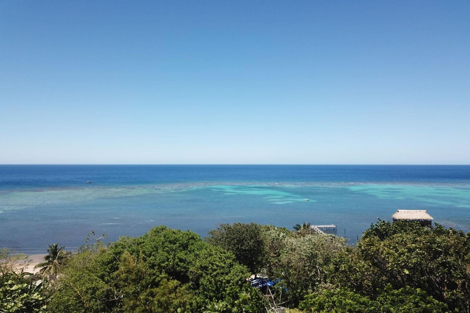 12 Bedroom Beachfront Dive Resort for Sale, Sandy Bay, Roatan — photo 2