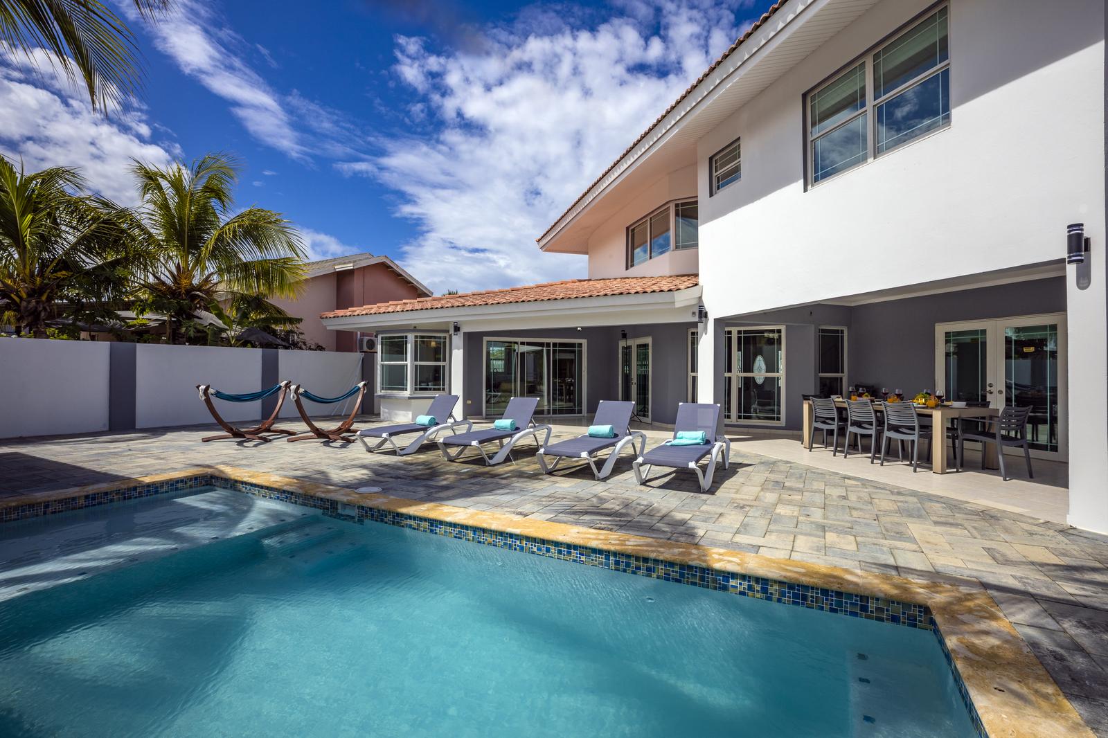 Modern 4-Bedroom Income-producing property with Private Pool & Bird Sanctuary Views — photo 1