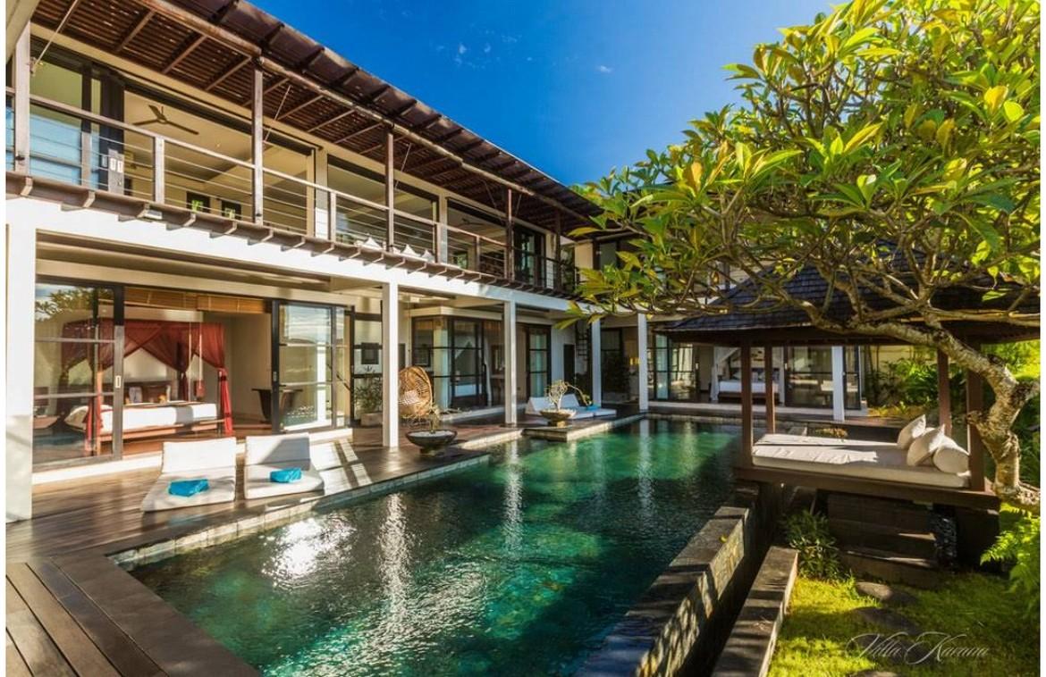 Exceptional Freehold Villa with Panoramic Jimbaran Bay Views in Jimbaran, Bali, Indonesia — photo 1