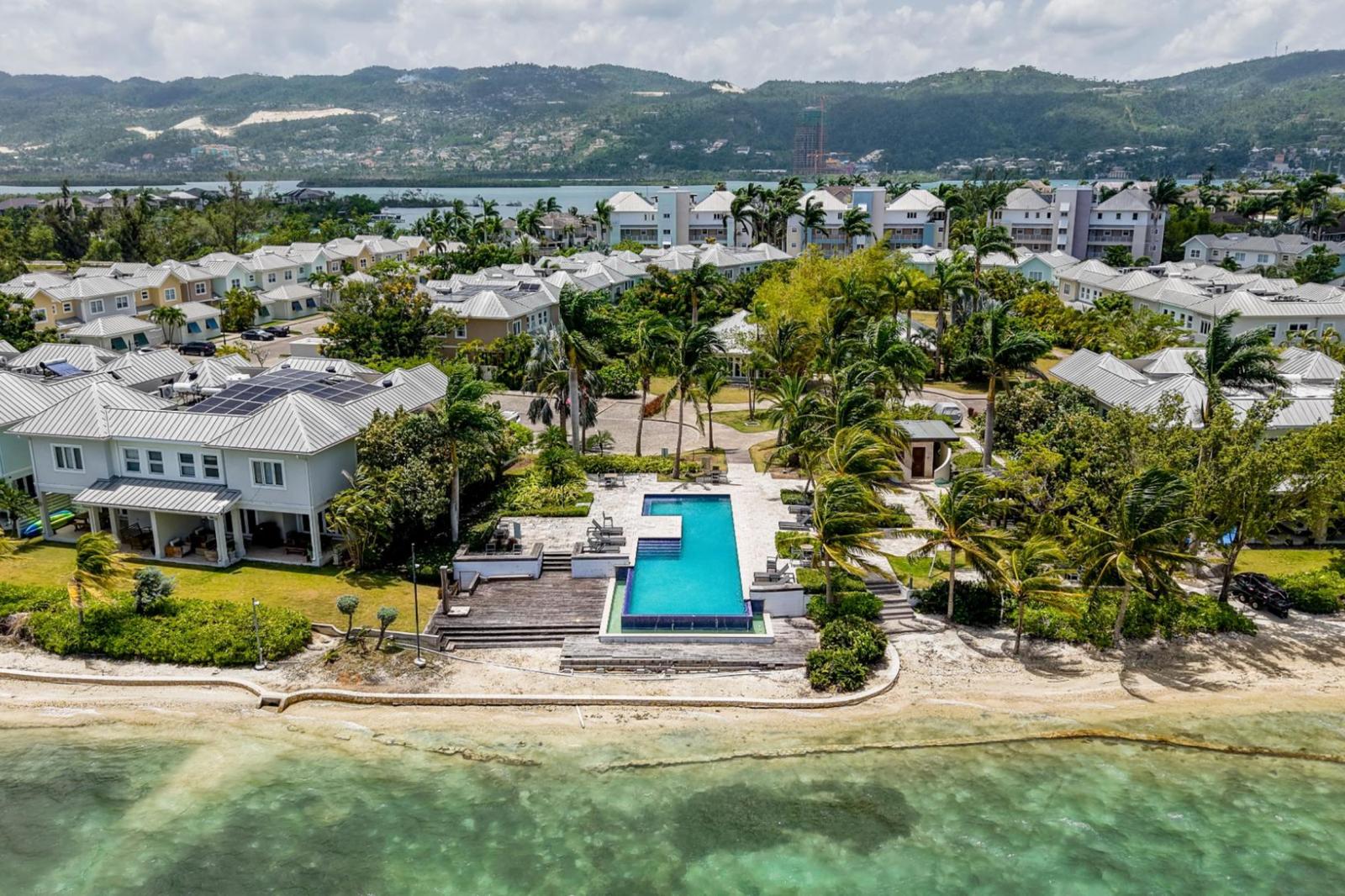 3-bedroom townhouse in Montego Bay, Jamaica — photo 2