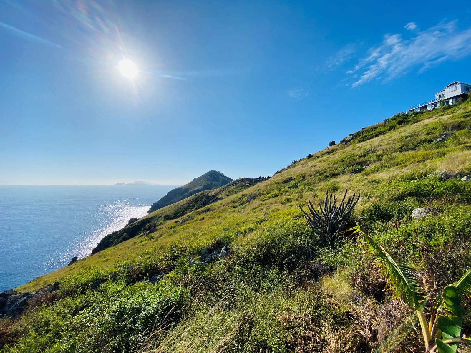 Treasured Horseshoe Property - Exceptional Open Views of the Ocean, Runway & Nearby Islands — photo 3