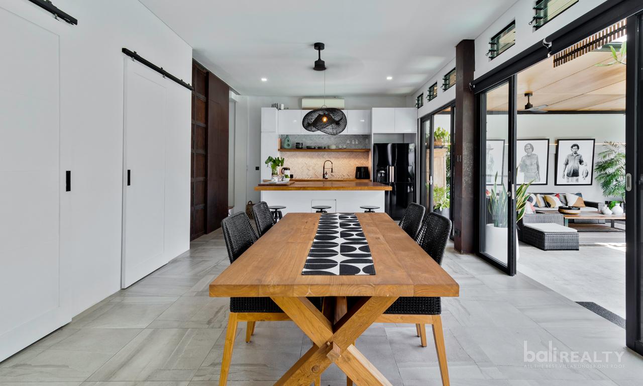 Beautiful and Versatile 3-Bedroom Villa Just Minutes from the Beach in Batu Belig, Seminyak — photo 5