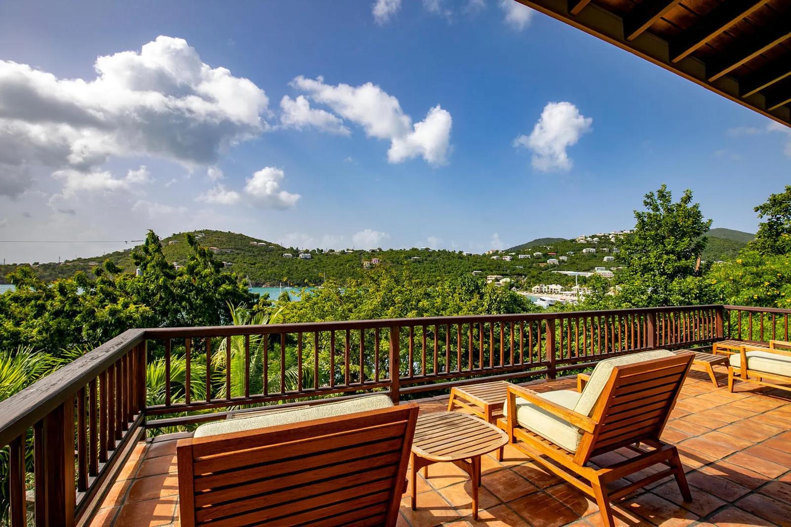 Indo House - Waterfront Villa with Infinity Pool in St. John — photo 3