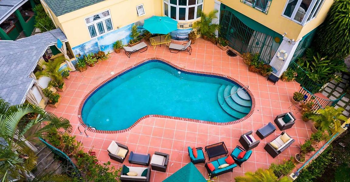 7 Bedroom House for Sale, Farringdon Heights, Kingston, Jamaica — photo 2