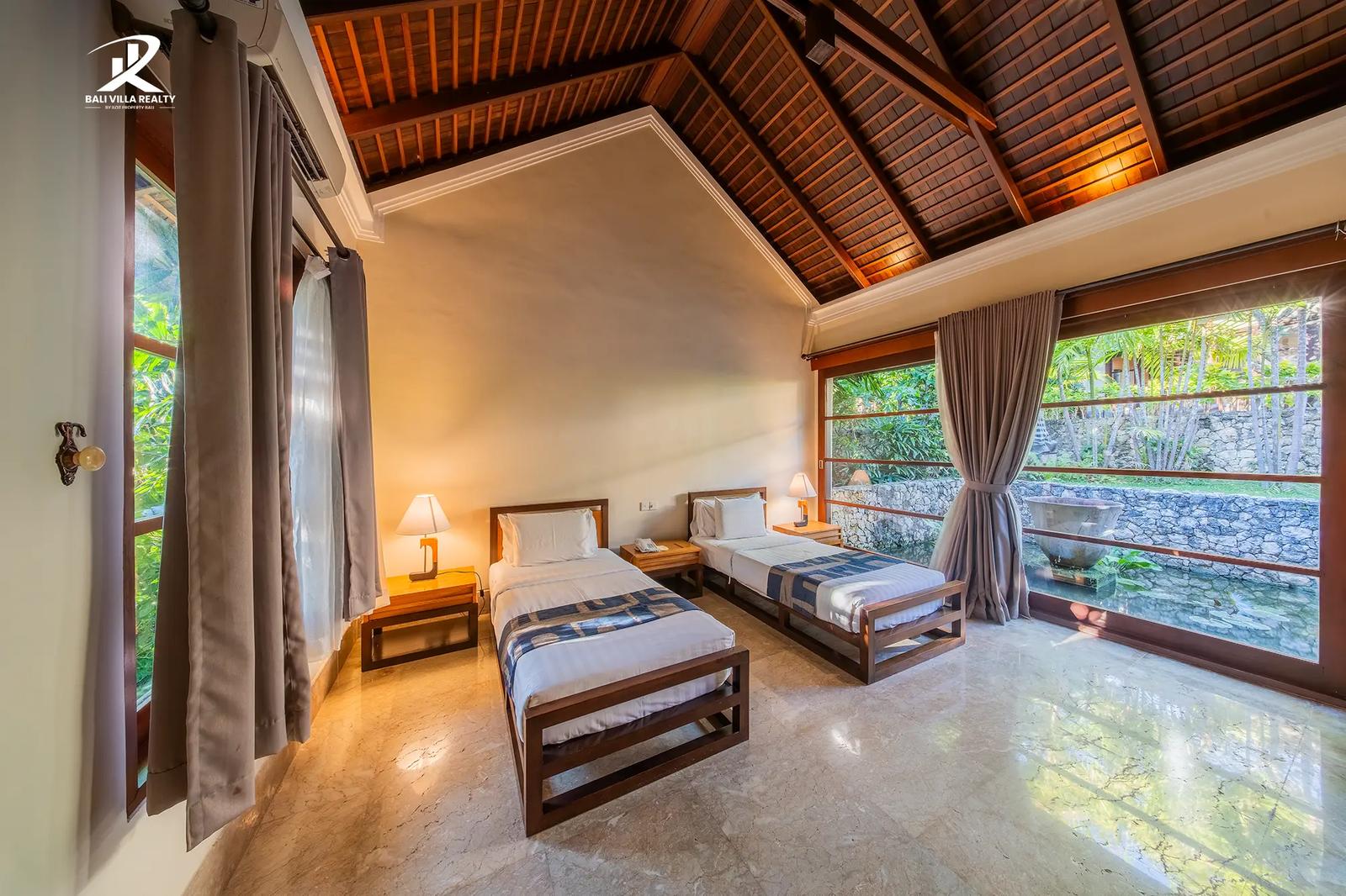 Luxury 3BR Freehold Villa in Prestigious Ungasan — photo 4