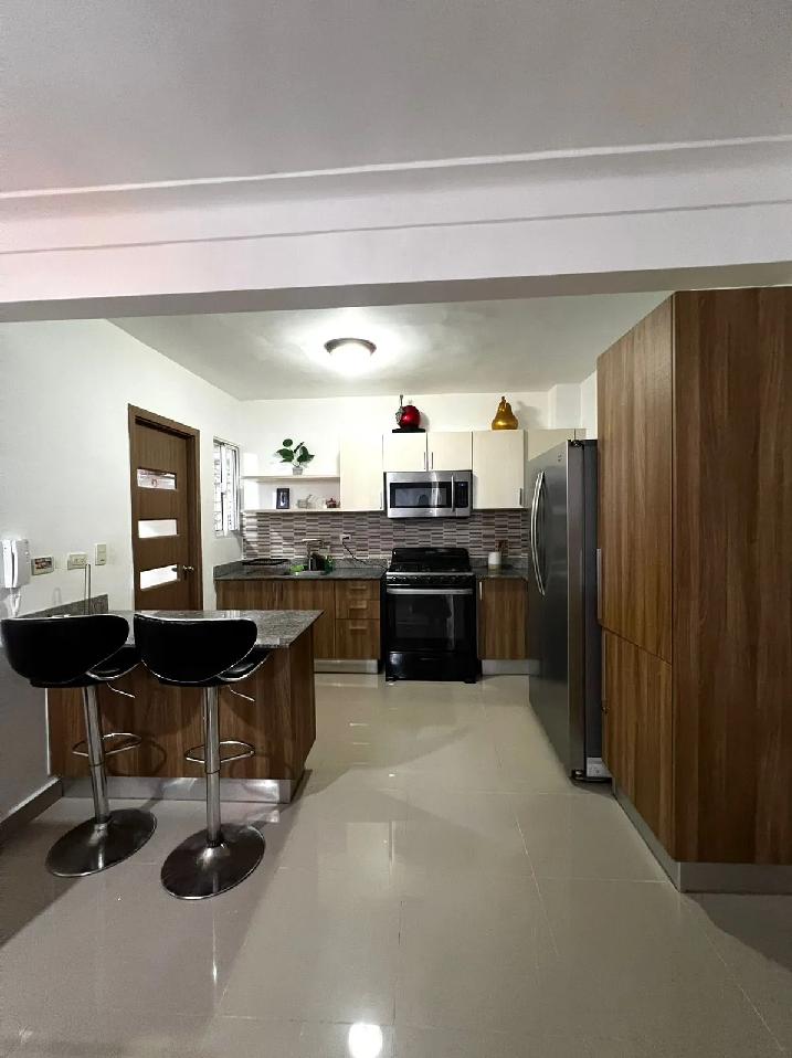 Ave. Hispanoamericana 3BR Modern Condo — photo 2