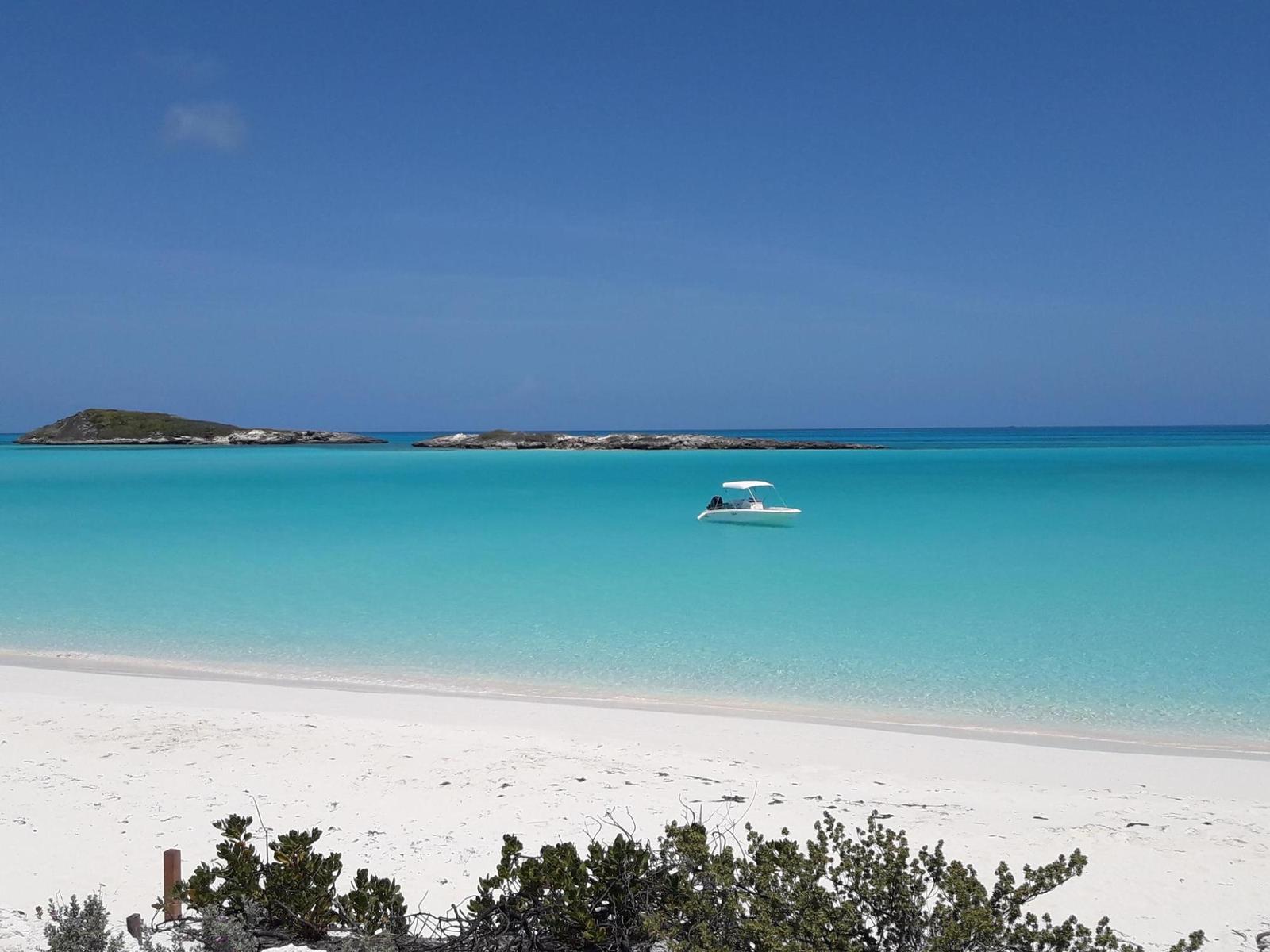 QUEENS HIGHWAY, Exuma — photo 1