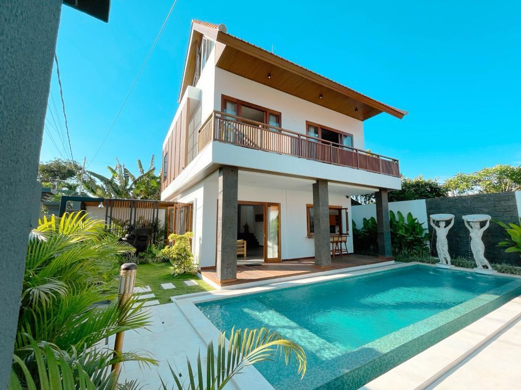 Elegant Three Bedroom Villa In The Serene Part Of Canggu — photo 1