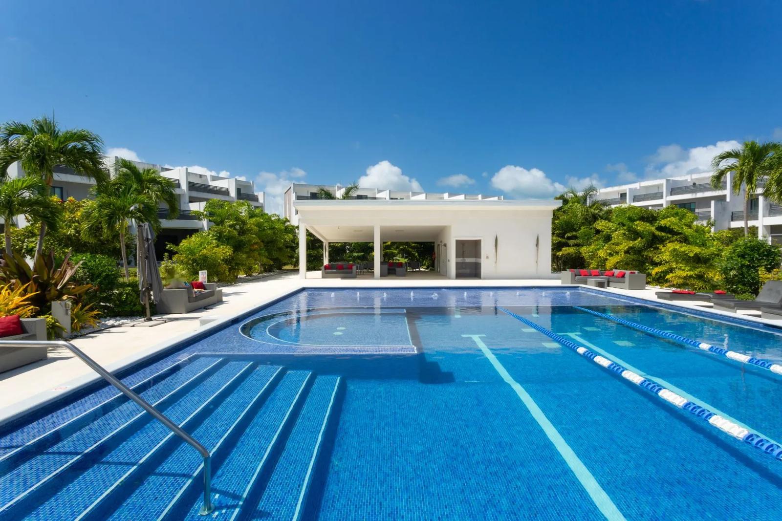 4 Bedroom Townhouse in South Sound, Cayman Islands — photo 1
