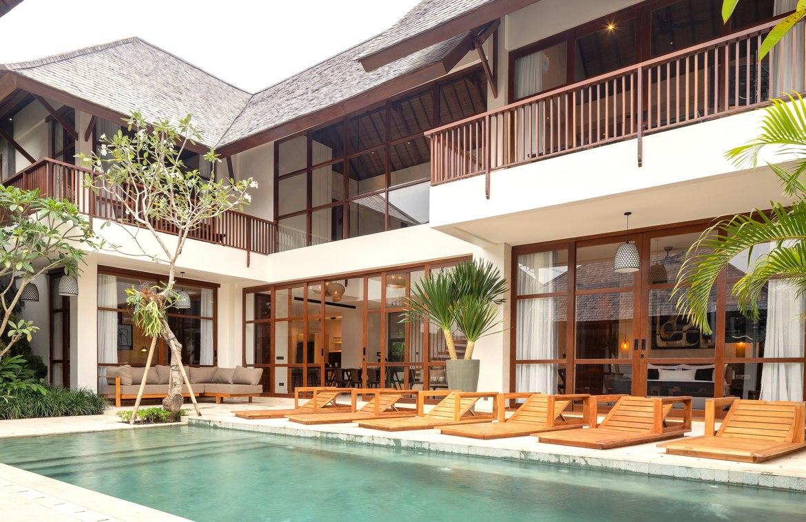 Spacious 6-Bedroom Tropical Contemporary Villa Near Nyanyi Beach — photo 1