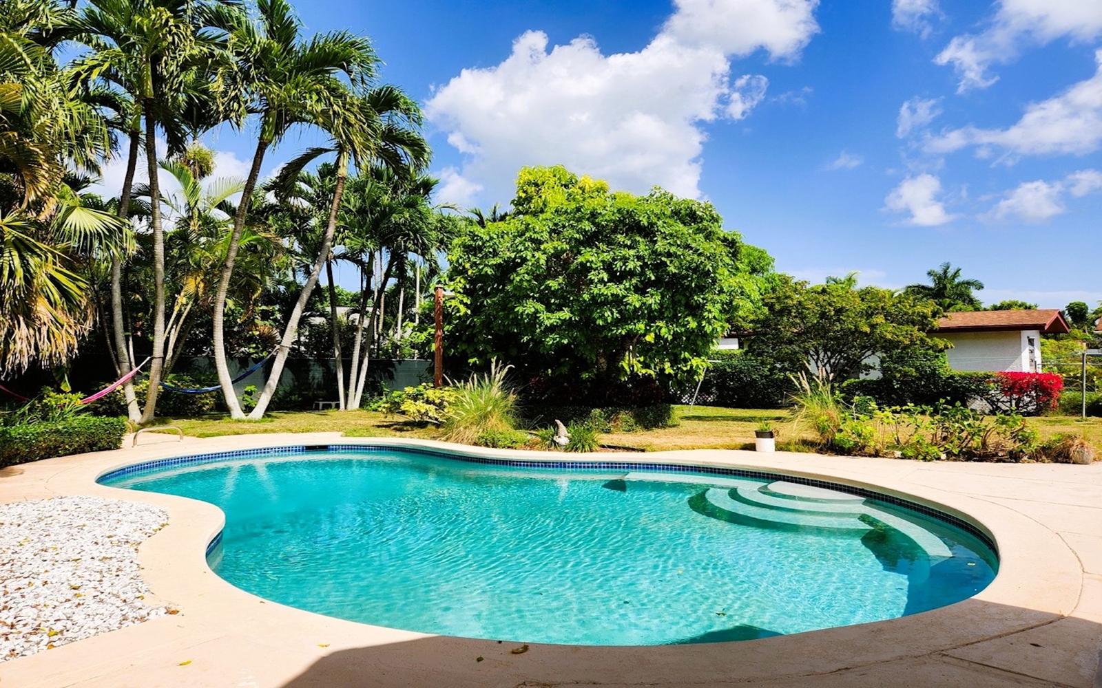 3 Bedroom Home for Sale, Highland Park, New Providence, Bahamas — photo 3