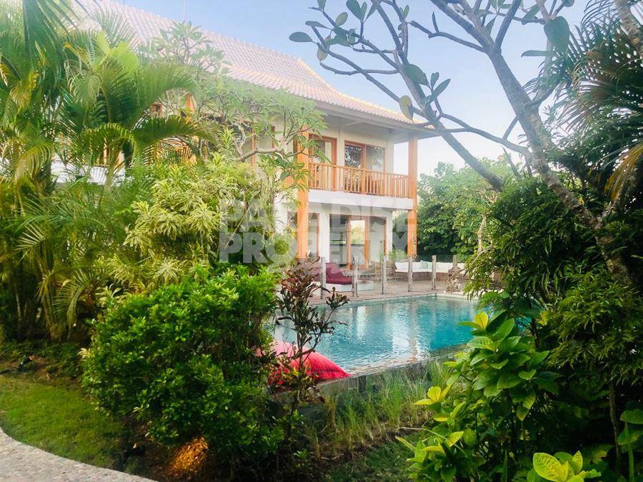 4 bedroom villa for sale (leasehold) — Luxurious 4-Bedroom Villa in Prime Ungasan Location. — photo 2