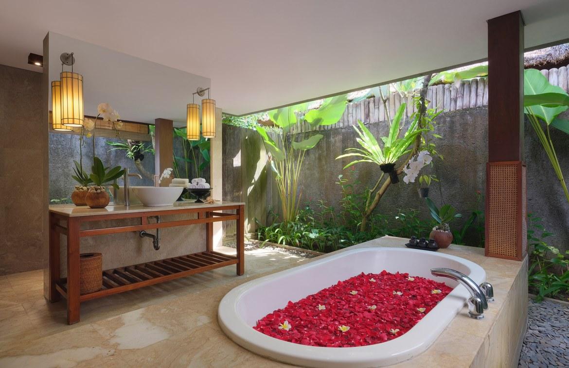 Contemporary Balinese Villas in Seminyak gated estate — photo 4