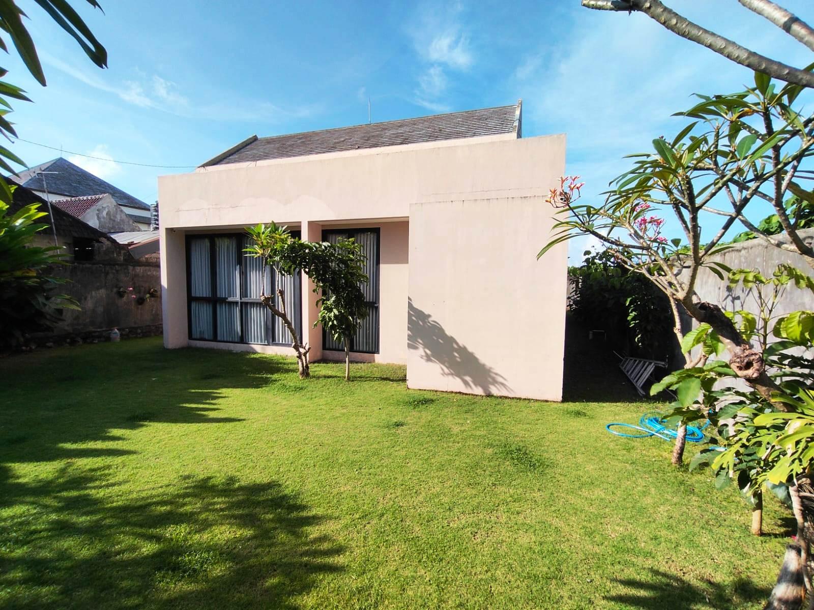 Tropical Modern Beachside Villa in Pantai Gumicik, Ketewel – Bali — photo 2