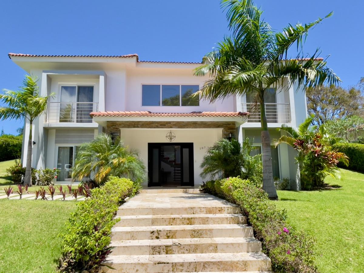 Contemporary Tropical Villa with Resort-Style Living | 2022 Build — photo 4