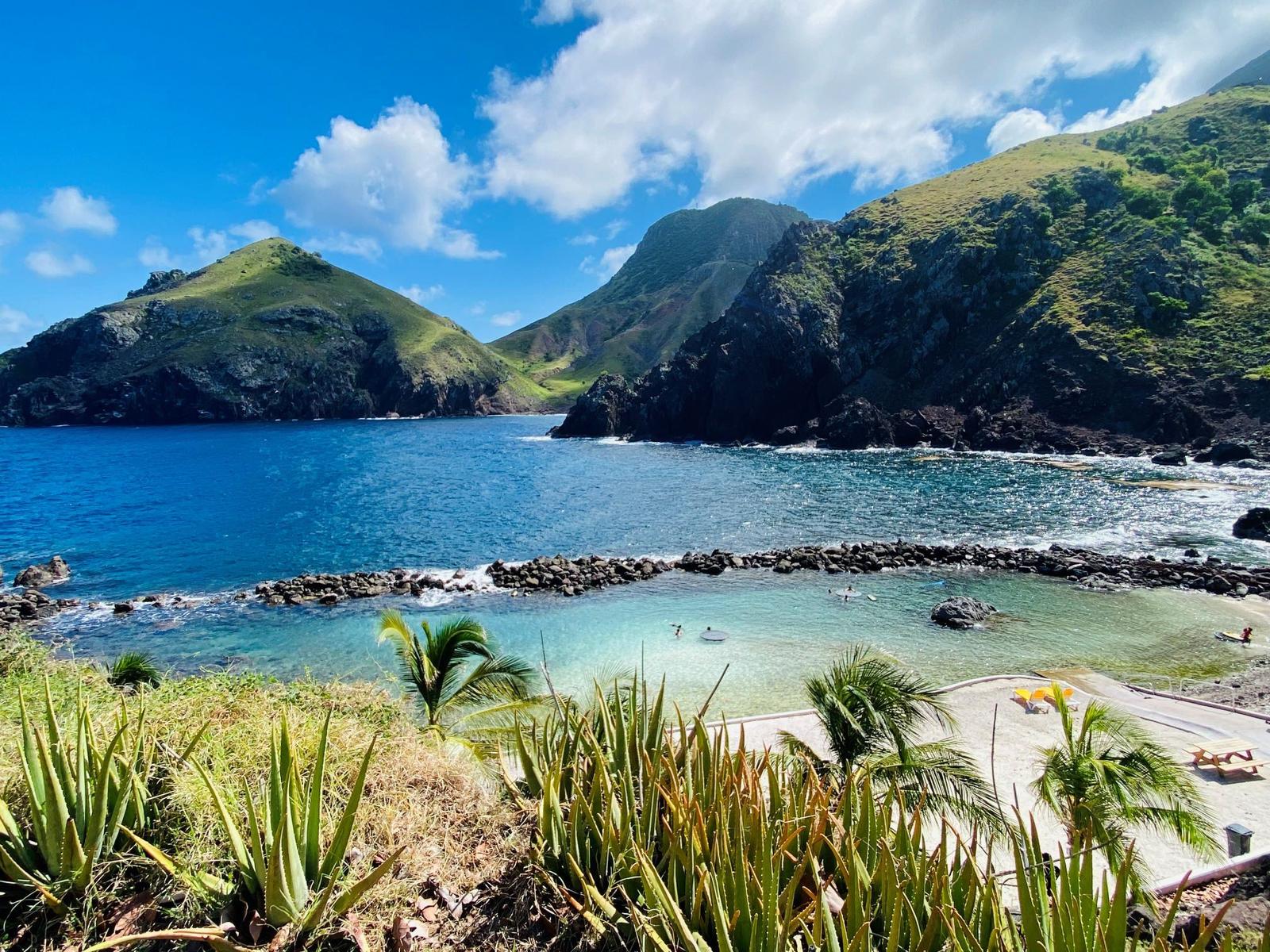 1 Bedroom Waterfront Cottage for Sale, Cove Bay, Saba — photo 3