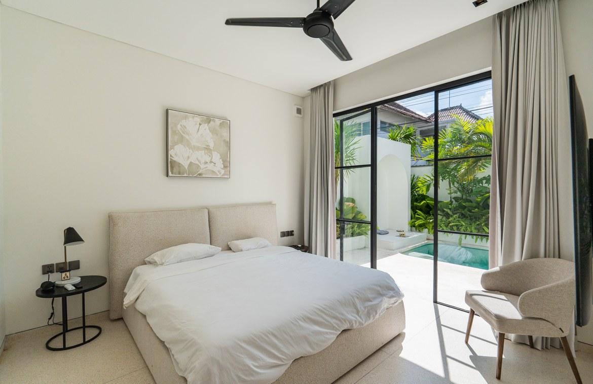 Sleek Modern Living with Serene Poolside near Bumbak in Kerobokan, Bali, Indonesia. — photo 2