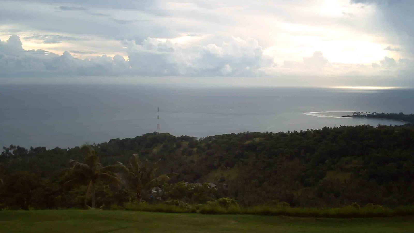 Rare 20-Are Ridge-Top Freehold Land with Panoramic Ocean Views, Lombok, Indonesia — photo 1