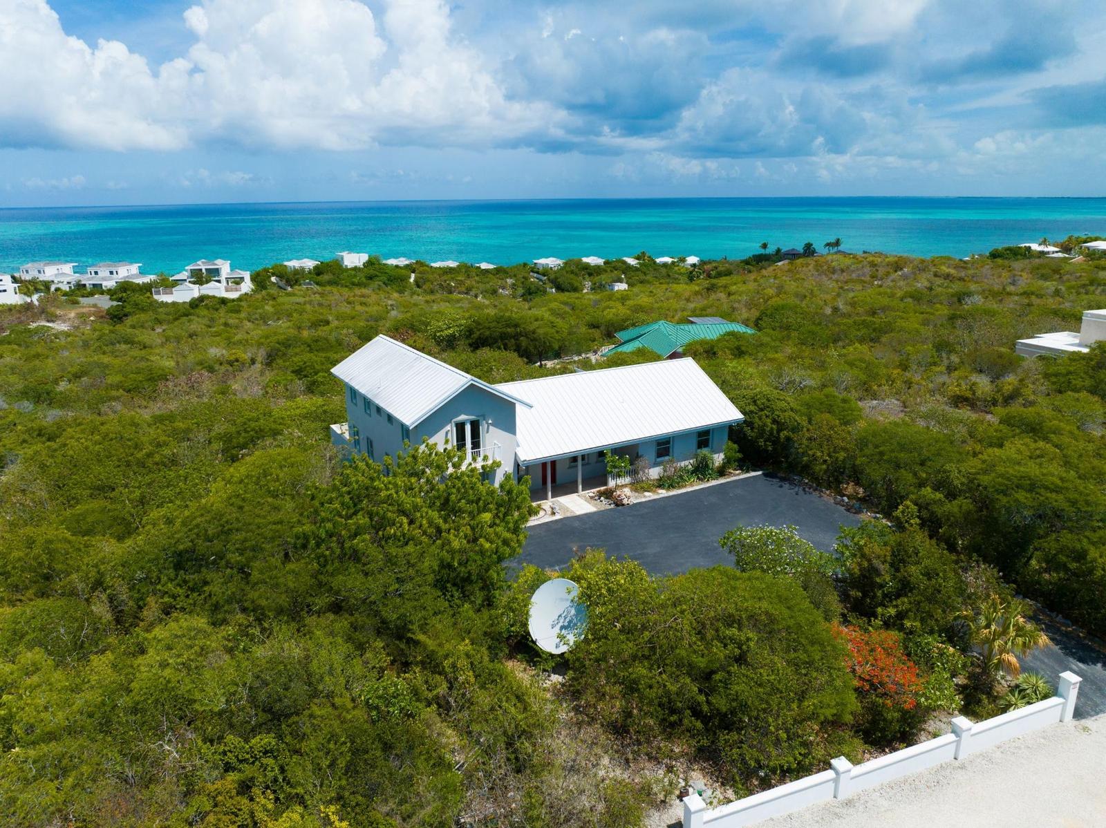 4-bedroom villa in Blue Mountain, Providenciales — photo 4
