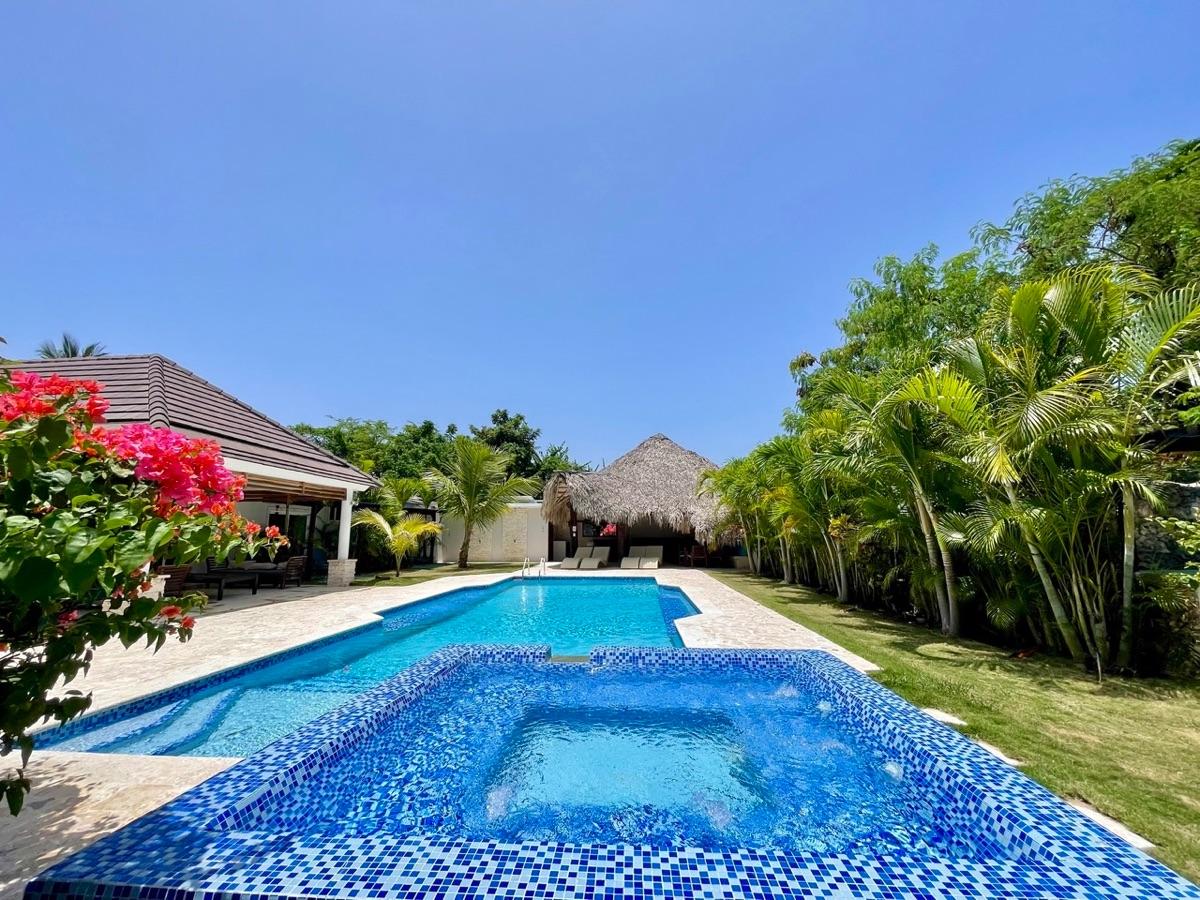 Exceptional 9-Bedroom Villa Near the Beach in Escondido Bay — photo 5
