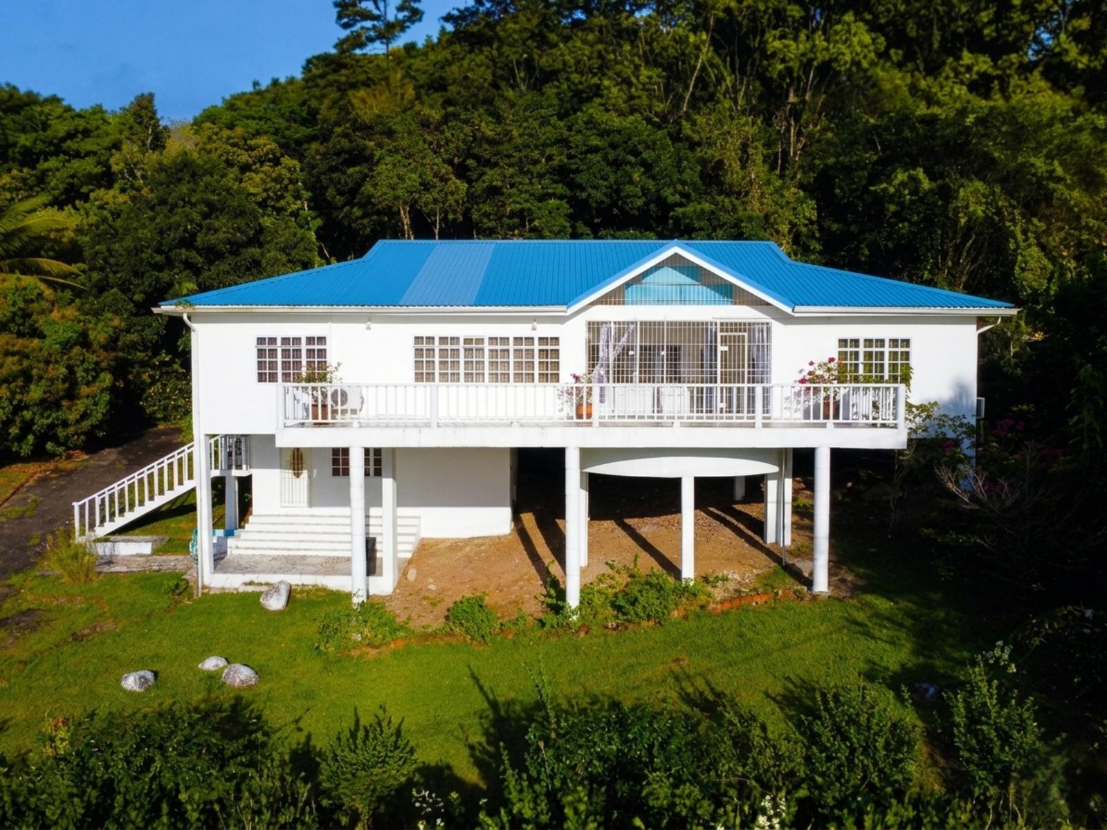 Coubaril Hillside Sanctuary with Panoramic Ocean Views — photo 3