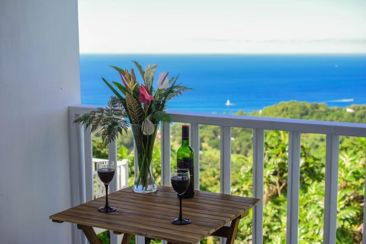 6 Apartment Complex with Sea and City Views for Sale — photo 3