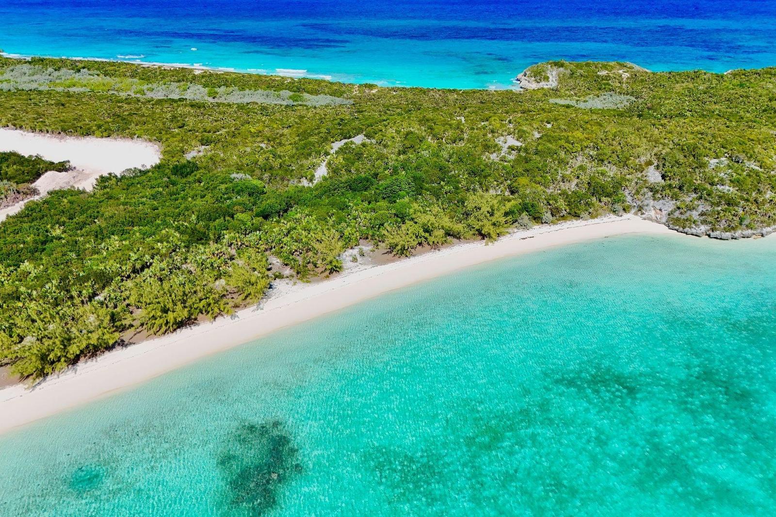 3 ACRES BEACHFRONT STOCKI — photo 2