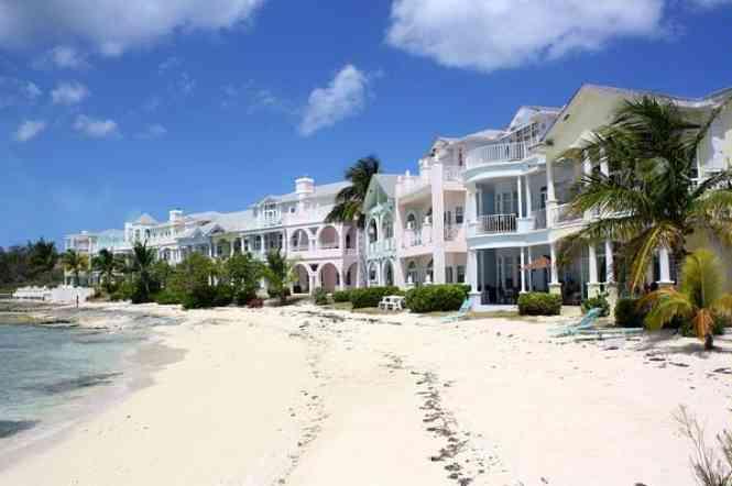 Oceanfront Condo for Sale in Nassau — photo 1