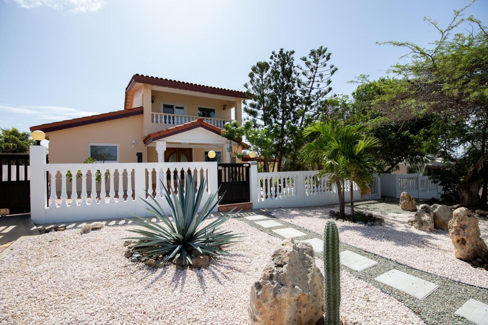 4-bedroom villa in Alto Vista, Aruba with ocean views — photo 1