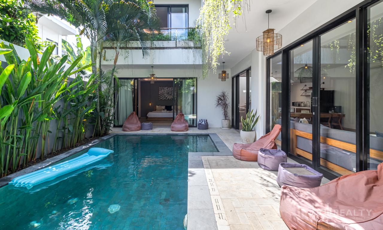 Freehold Three Bedroom Villa in Central Seminyak, Walk to Beach Location - 2856 — photo 1