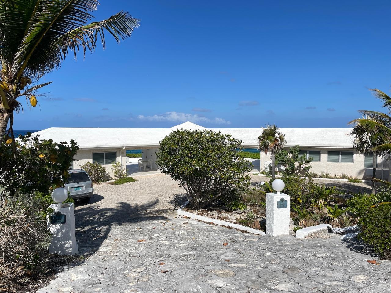 3 bedroom Residence for sale — 3/3 OCEANFRONT HOME in Long Island, The Bahamas — photo 1