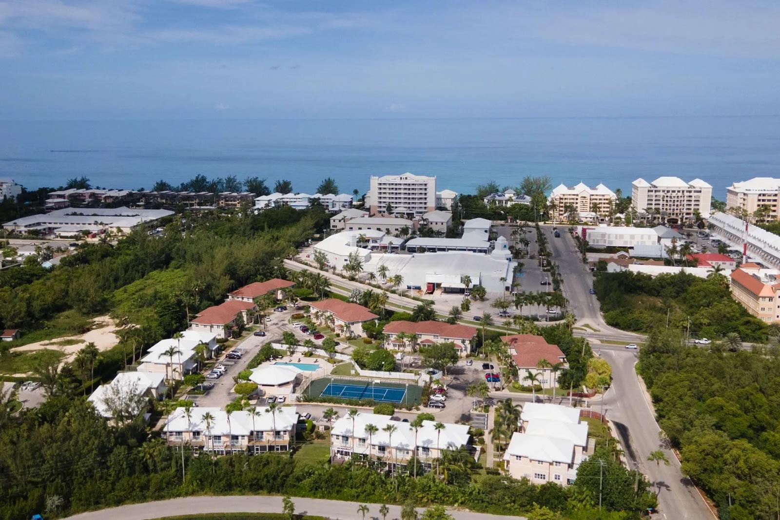 2 Bedroom Townhouse 1 for Sale, Southampton Gardens, Seven Mile Beach Corridor, Grand Cayman — photo 1