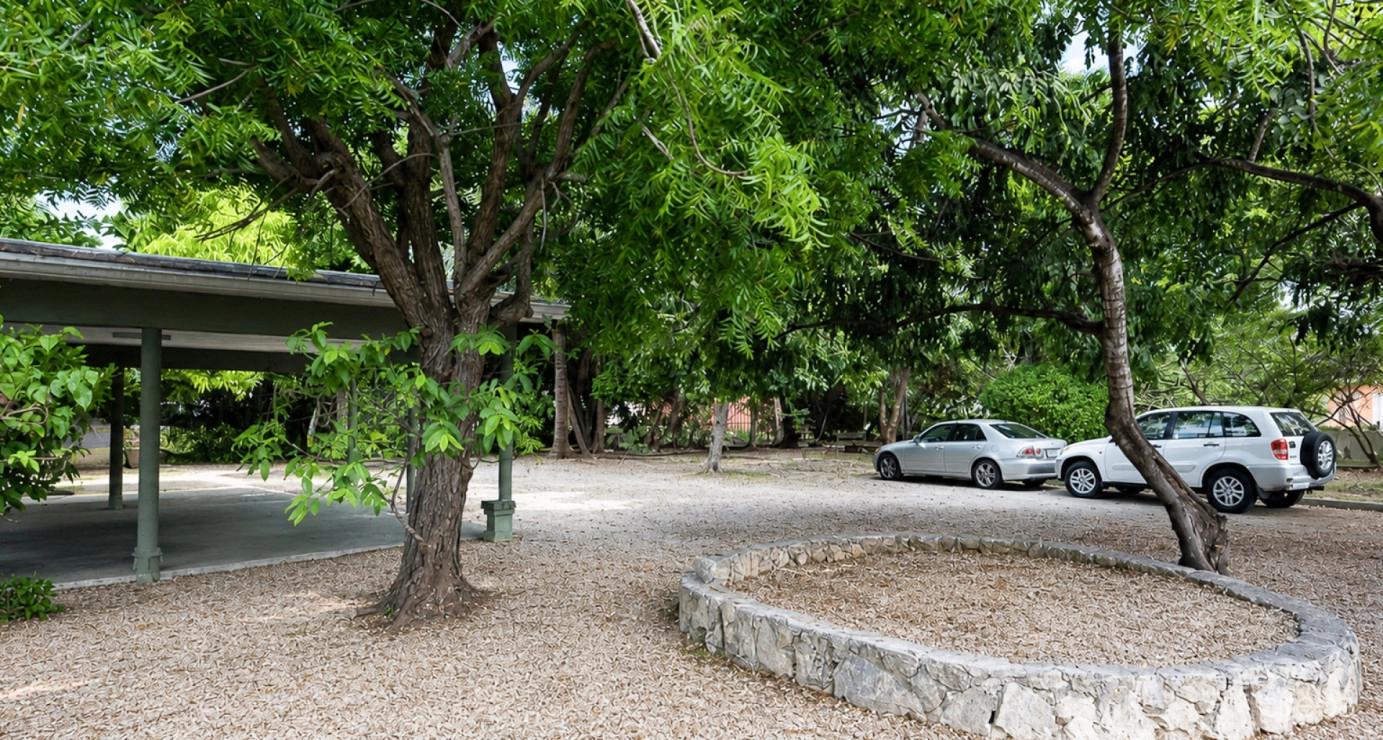 6 Bedroom Property for Sale - 4 Bedroom Home With 2 Cottages in the Cayman Islands — photo 4