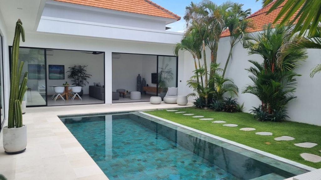 6 bedroom detached house for sale in Denpasar, Bali — photo 1