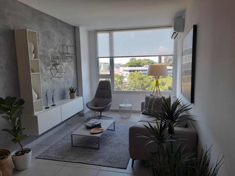 El Cangrejo 2BR City View Condo — photo 3