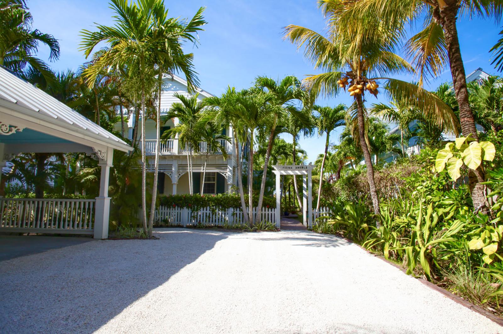 5 Bedroom Home for Sale, 14 Canal Beach Drive, Old Fort Bay, New Providence, Bahamas — photo 3