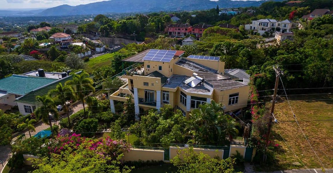 7 Bedroom House for Sale, Farringdon Heights, Kingston, Jamaica — photo 3