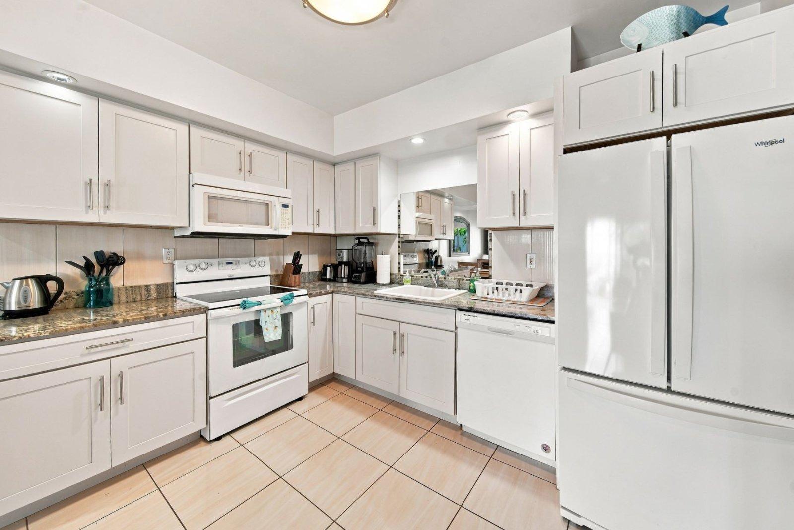 2 bedroom condo for sale in Bodden Town, Grand Cayman — photo 3