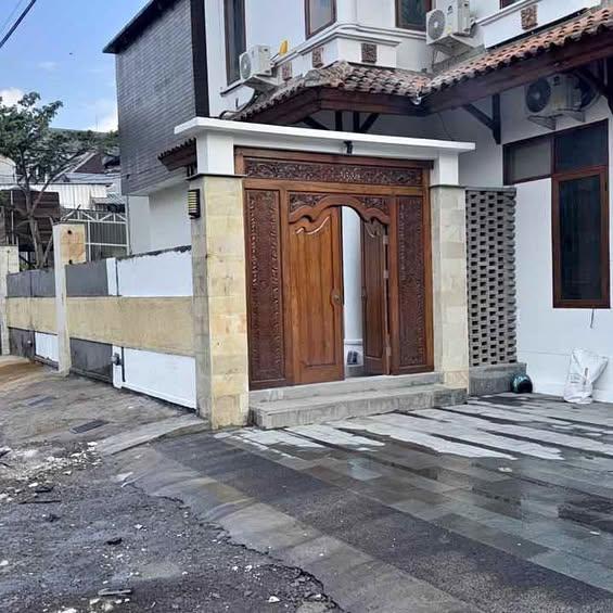 13 bedroom apartment in Denpasar — photo 1