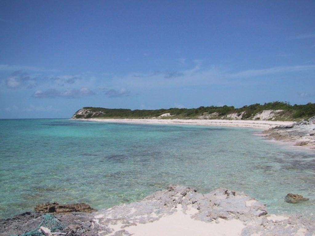 BEACHFRONT LOT 23 RUM CAY — photo 2