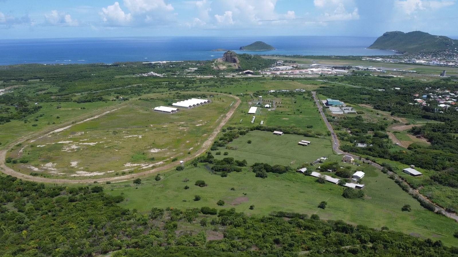Panoramic Perfection: 25,032 Sq. Ft. of Prime Land on Morne Beausejour — photo 2