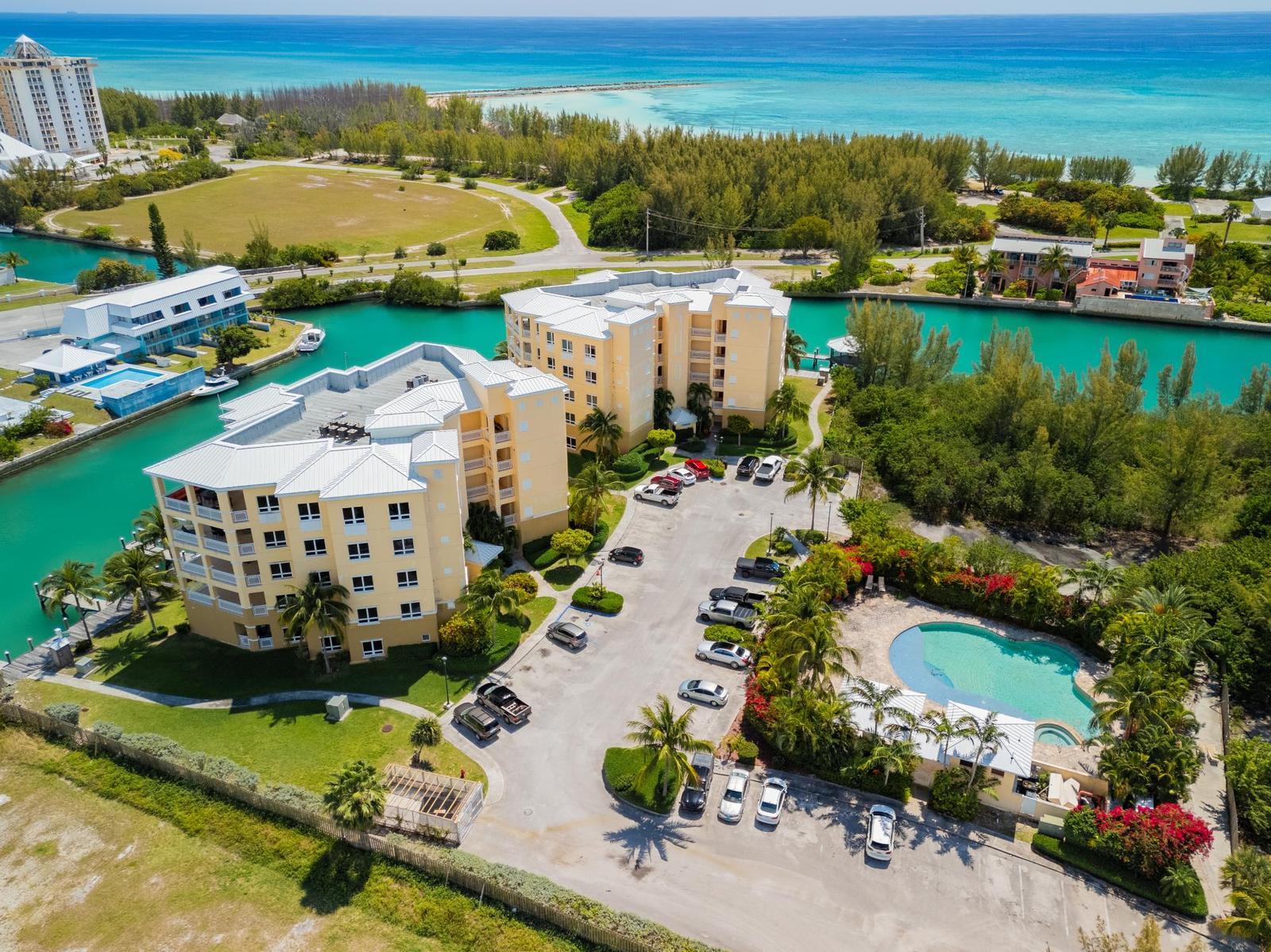 2 bedroom Apartment for sale — SUFFOLK COURT in Grand Bahama, The Bahamas — photo 1