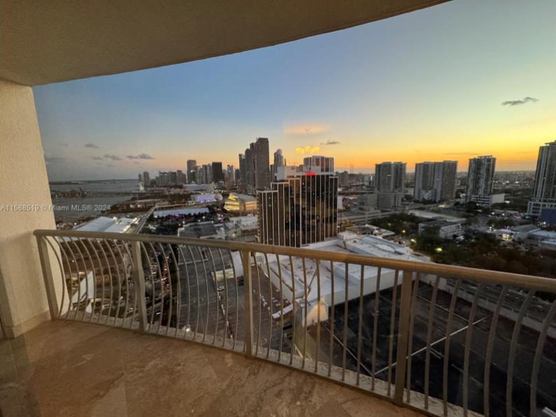 Bay View Opera Tower Miami Condo 2BR — photo 2