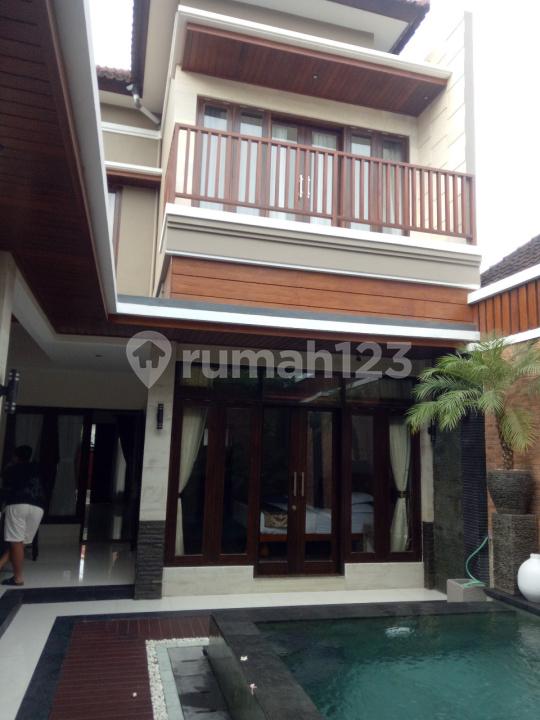 4-bedroom villa in Kerobokan, Bali — photo 1