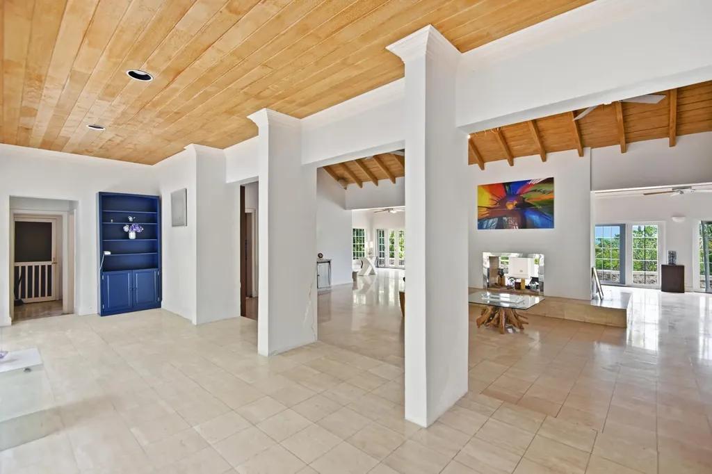 4-bedroom house in Paradise Island with water views — photo 3