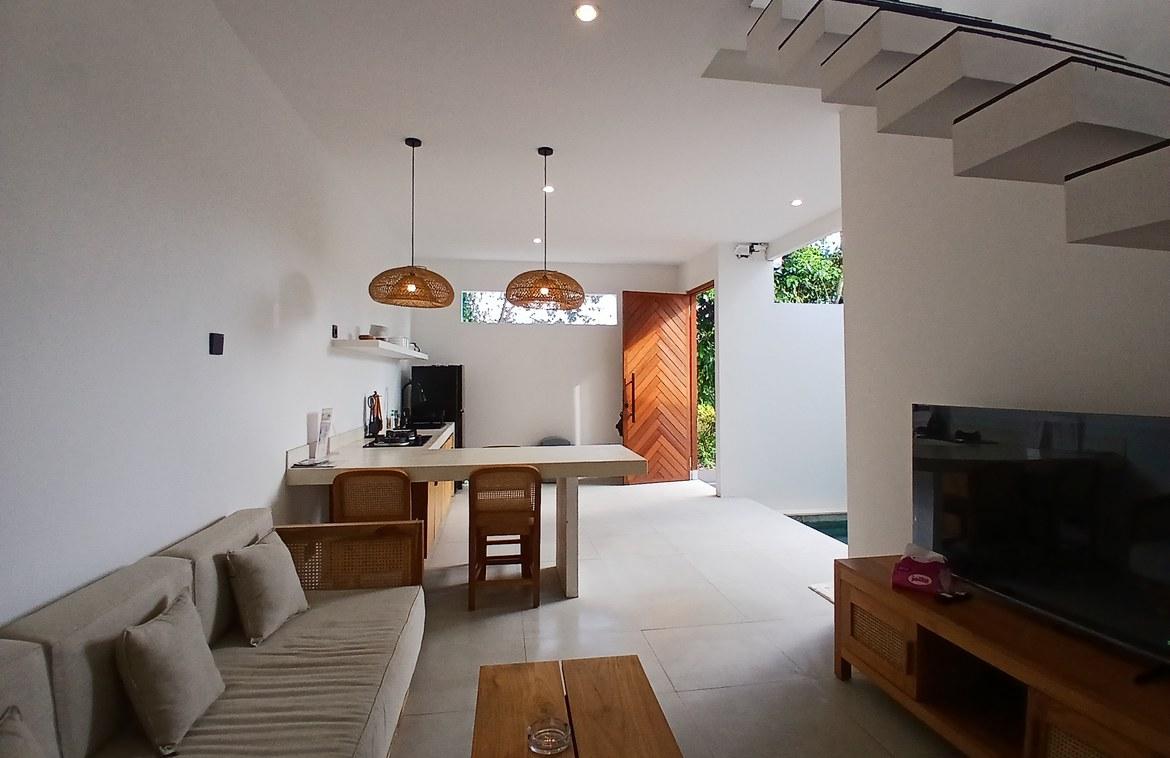 1043sqm beachside land in Kedungu — photo 1