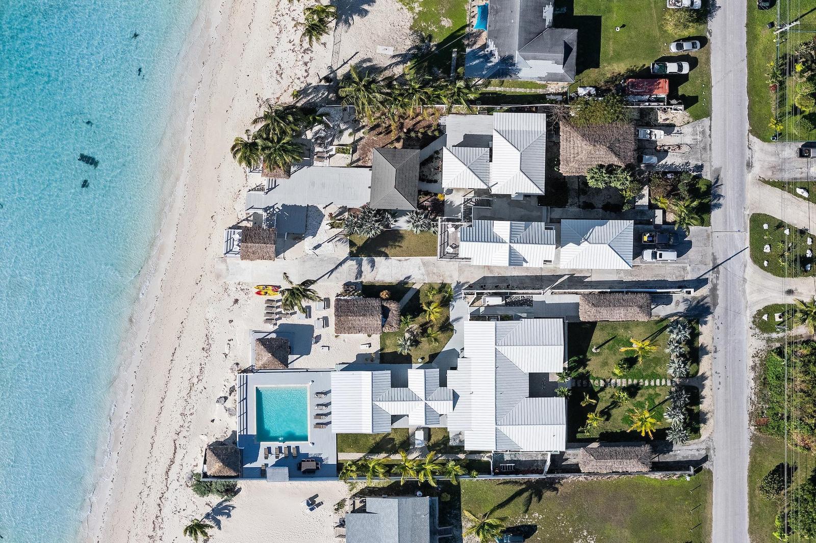 10 bedroom Residence for sale — COCONUT BEACHFRONT ESTATE in Abaco Islands, The Bahamas — photo 3